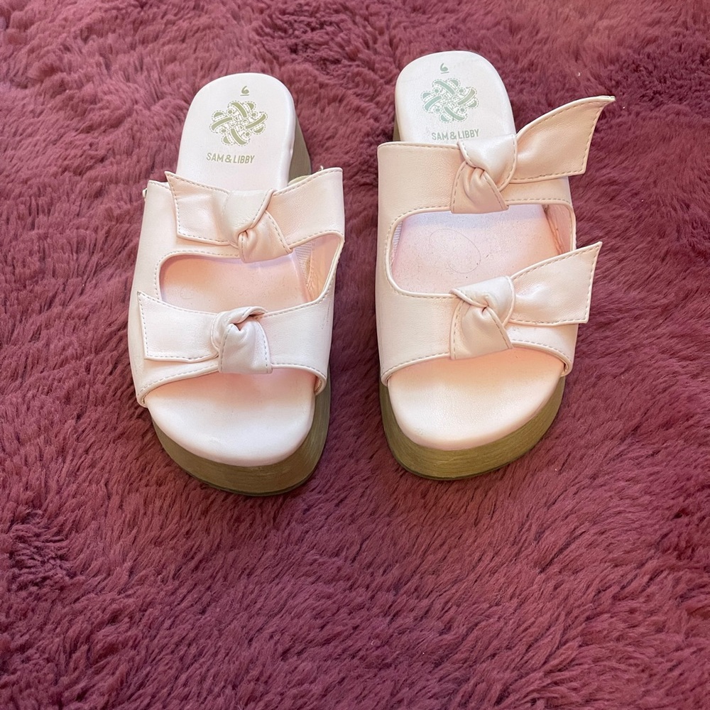 Light pink Bow Slide platforms